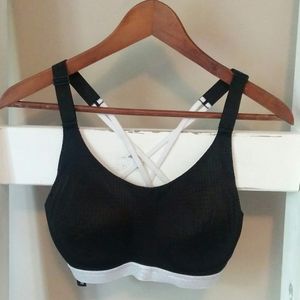 Victoria Sport Strappy Sports Bra, Size 32DD